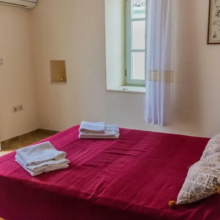 Дом отдыха Angeliko's Vourgaris Stone House Идра